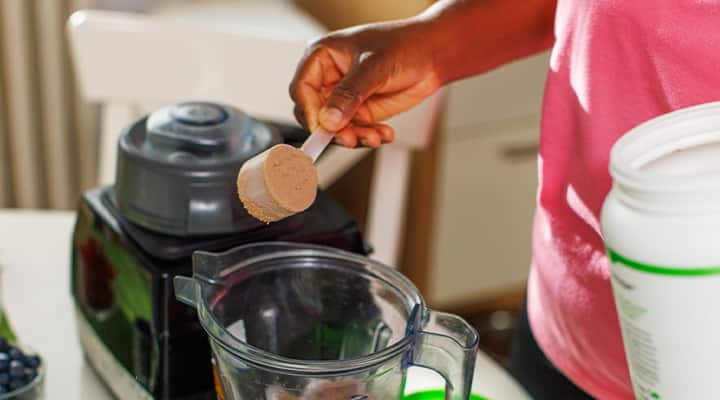 Protein shakes make it easy to take BCAAs and creatine together.