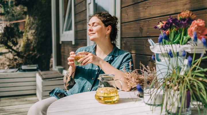 Botanical supplements are derived from plant leaves, roots and fruits.