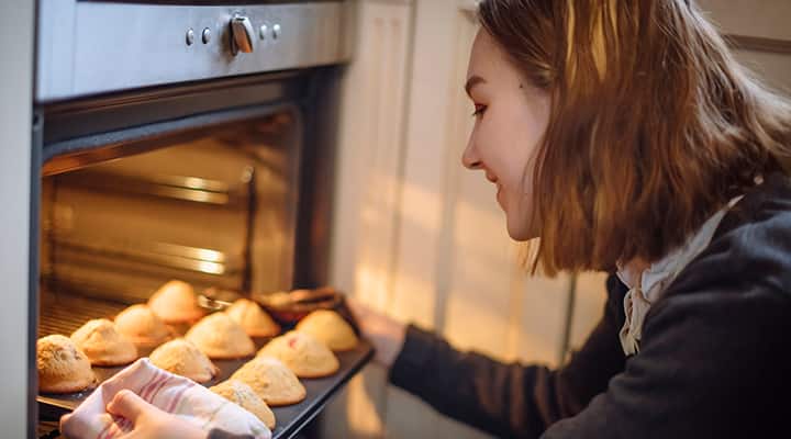 Putting muffins in a hot oven helps them rise