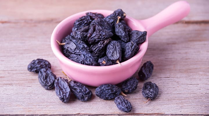 Raisins may also be a source of histamine.