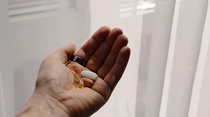Vitamin C dosages vary between men and women.